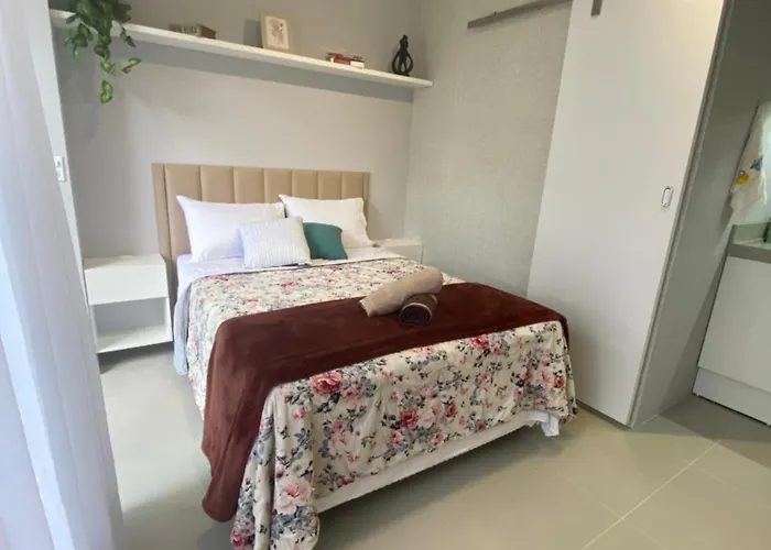 Charmoso E Aconchegante, Pertinho Da Praia